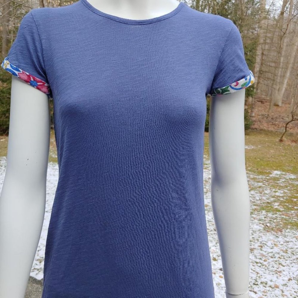 Benetton blue women's t-shirt with floral sleeve